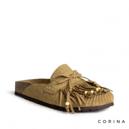 zuecos camel con flecos