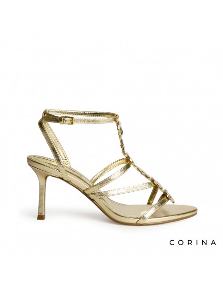 Sandalias tacon fino doradas Corina con chapas decorativas en el empeine