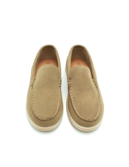 Zapato mocasín niño color taupe