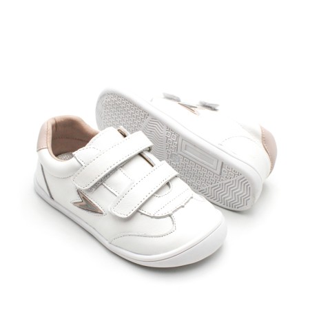 zapatillas blancas piel niña detalle rosa