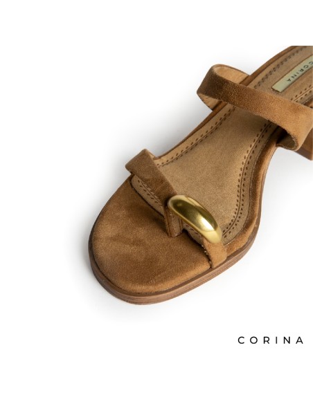 Sandalia dedo con anillo dorado Corina