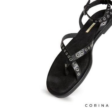 sandalia plana dedo negra con tachuelas plata