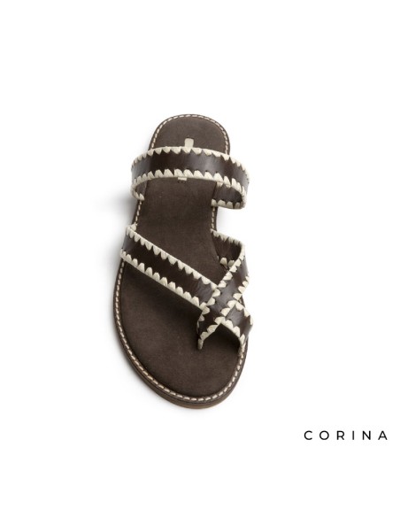 Sandalia dedo marrón estilo bohemio