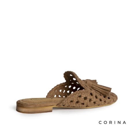 Mule plano camel mujer con borlas decorativas