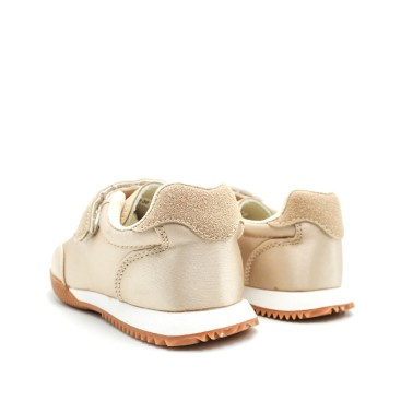 deportivas elegantes doradas para niña