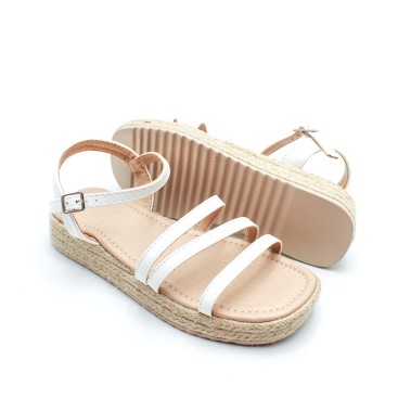 sandalias cuña niña blancas con hebilla ajustable y esparto