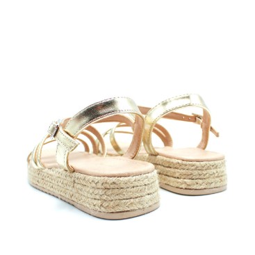 sandalia dorada niña cuña con hebilla y esparto vista trasera