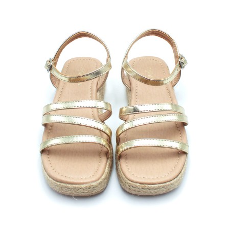 sandalia niña dorada cuña con tiras finas y plataforma esparto