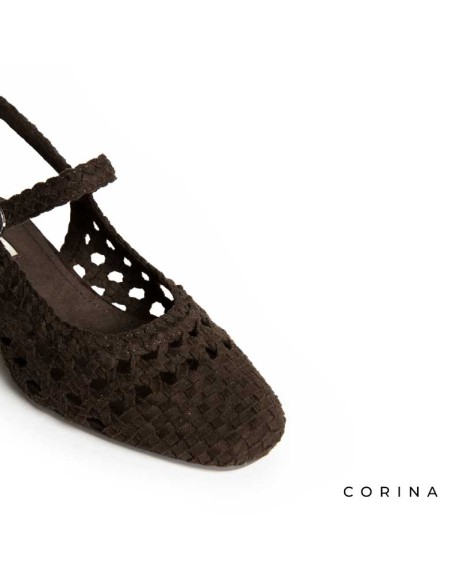 zapato marron trenzado mujer detalle calado