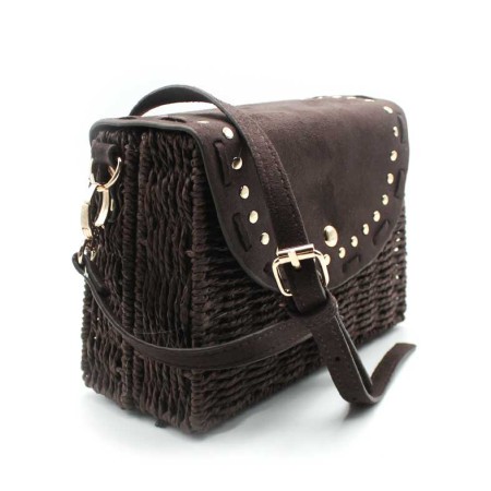 bolso bandolera mujer marron textura mimbre vista lateral