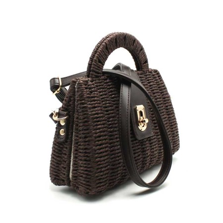 bolso bandolera marron pequeño textura mimbre lateral