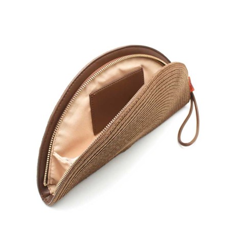 interior bolso marron compartimento