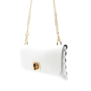 bolso blanco piel con cadena dorada