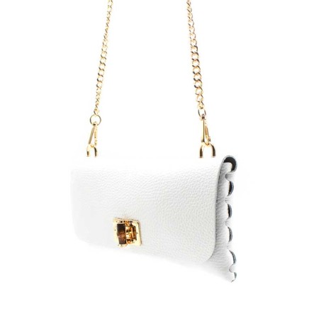 bolso blanco piel con cadena dorada