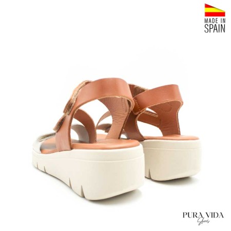 sandalias cuña mujer piel cuero beige vista trasera