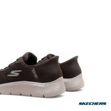 detalle trasero skechers marron heel pillow ajuste talon