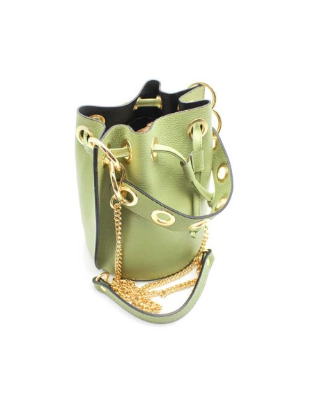 bolso bombonera verde piel detalle asa arandelas