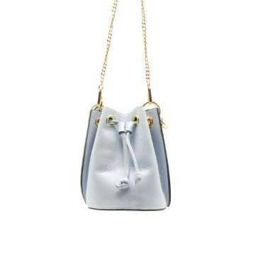 bolso bandolera azul celeste piel cadena dorada elegante