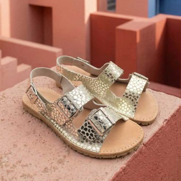 sandalia respetuosa dorada mujer Pura Vida 2026