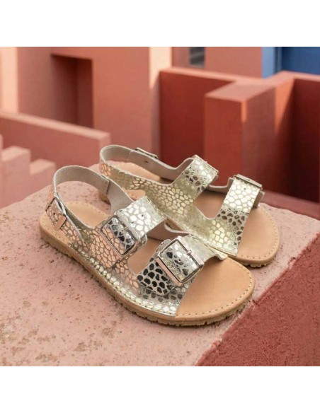 sandalia respetuosa dorada mujer Pura Vida 2026