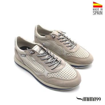 Zapatillas hombre piel gris con diseño calado