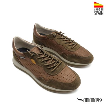 Zapatillas hombre piel verde camel con diseño calado