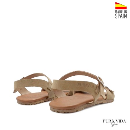 Sandalias barefoot mujer piel arena vista trasera