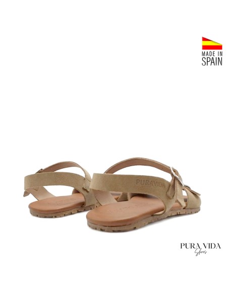 Sandalias barefoot mujer piel arena vista trasera
