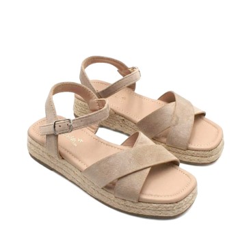 Sandalias niña beige con cuña de esparto vista en detalle