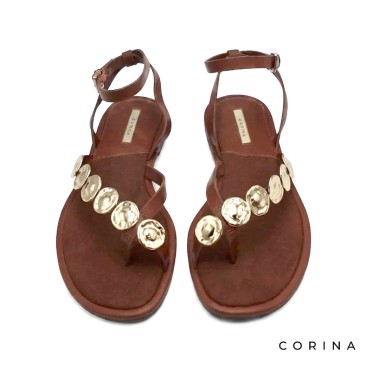 Sandalias mujer con monedas doradas camel vista frontal