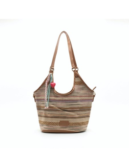 bolso bandolera hobo beige con colgante de cuerdas y corazon detalle