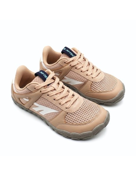 Hi-Tec Court barefoot nude par completo