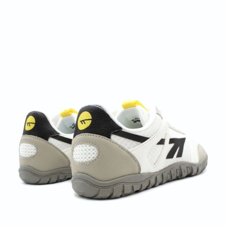 Zona trasera con refuerzo y ajuste cómodo en el talón