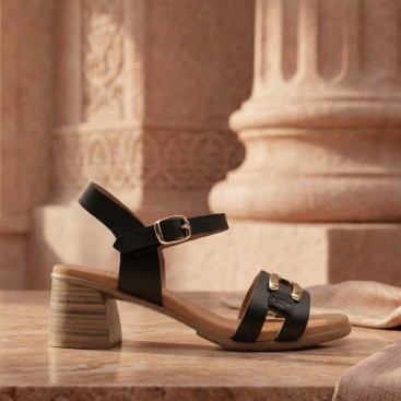 sandalia negra hebilla tacon Pura Vida shoes 2026