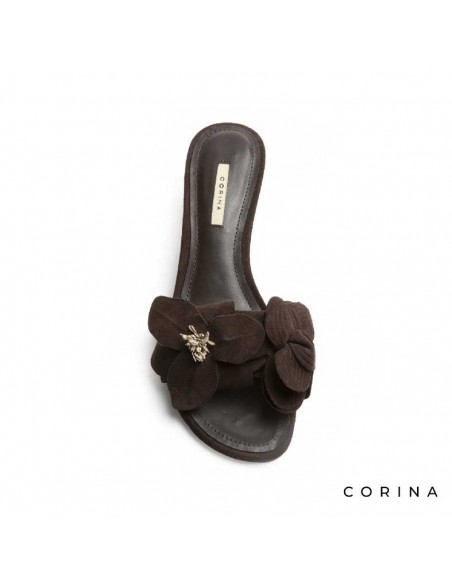 sandalia tacon bajo marron flor corina