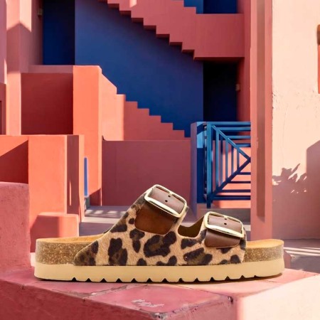 Sandalia bio hebillas leopardo cuero