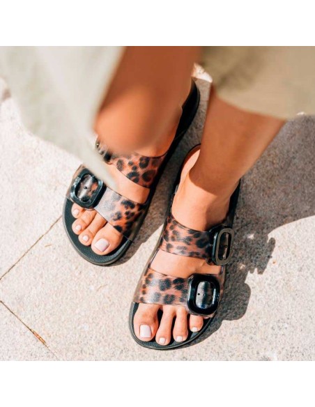 chanclas igor habana mujer leopardo negro vista pareja