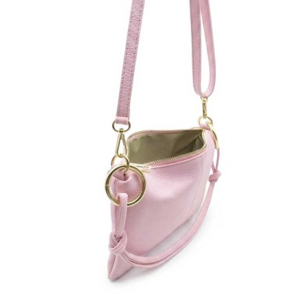 bolso rosa piel detalle interior abierto con cremallera