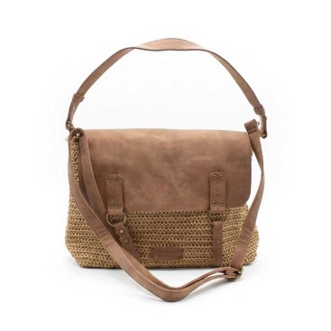 bolso marron trenzado estilo artesanal rafia