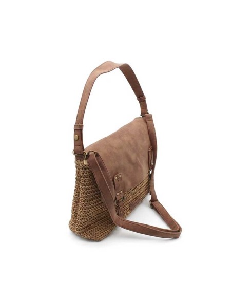 bolso mujer marron con solapa y asa hombro
