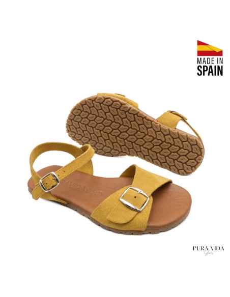 sandalias barefoot serraje ocre mujer vista en diagonal par completo
