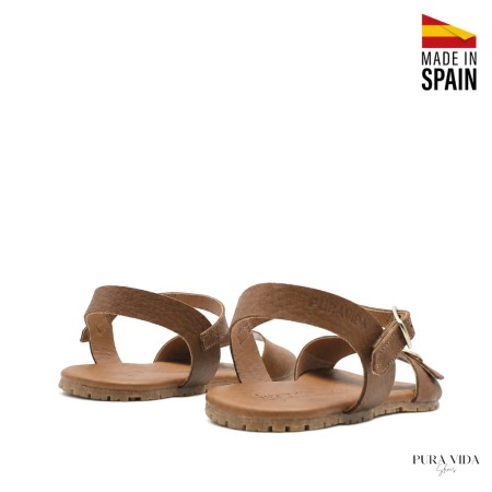 Sandalias barefoot mujer piel marrón vista trasera