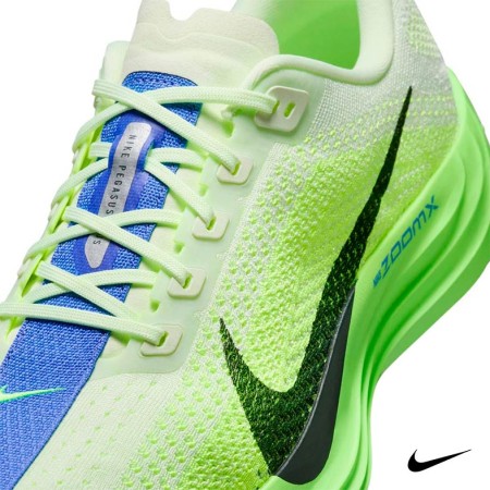 Detalle mediasuela ZoomX en Nike Pegasus Plus hombre running asfalto