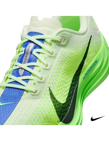 Detalle mediasuela ZoomX en Nike Pegasus Plus hombre running asfalto