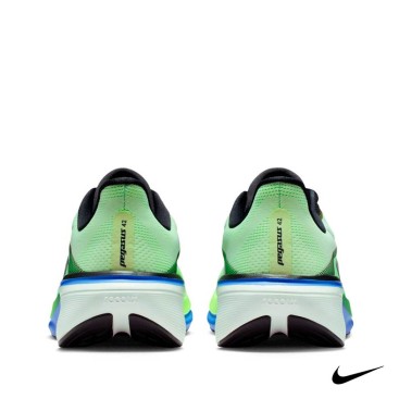 Vista trasera Nike Pegasus 42 running hombre verde