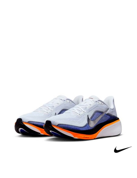 Nike Pegasus 42 blancas con detalles azules y naranja