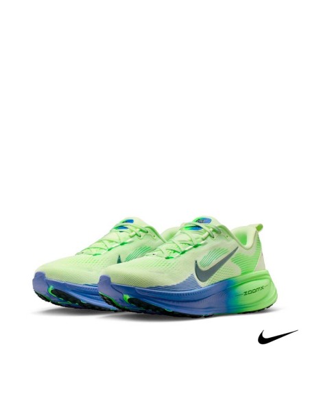 Nike Vomero 18 verde hombre vista frontal lateral