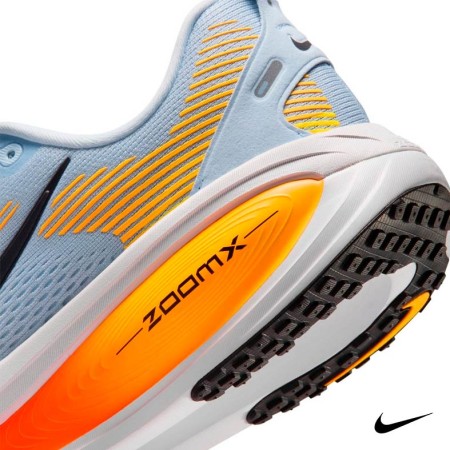Detalle amortiguación ZoomX Nike Vomero 18 celeste hombre
