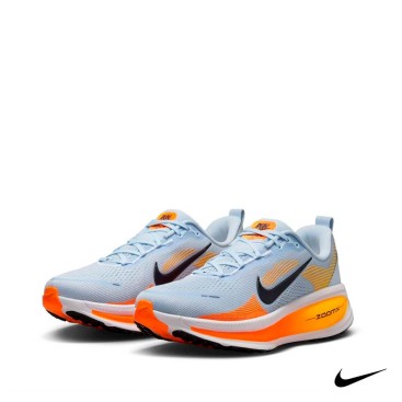 Nike Vomero 18 celeste hombre vista frontal lateral