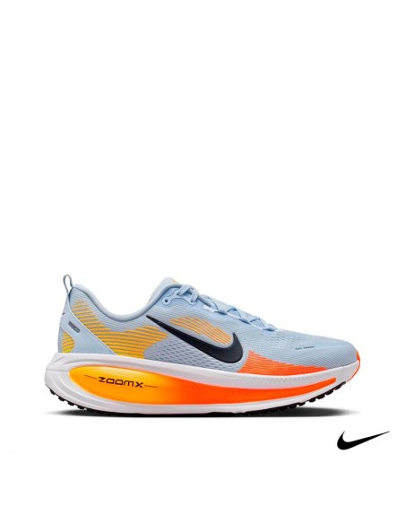 Nike Vomero 18 celeste hombre vista lateral exterior